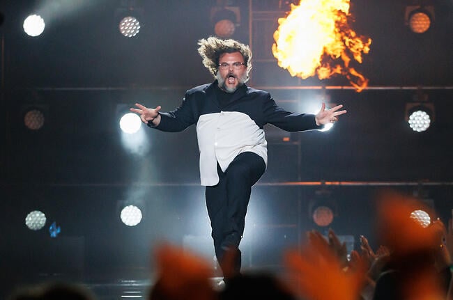 מרים את האנרגיות. ג'ק בלאק (צילום: GettyImages) מרים את האנרגיות. ג'ק בלאק