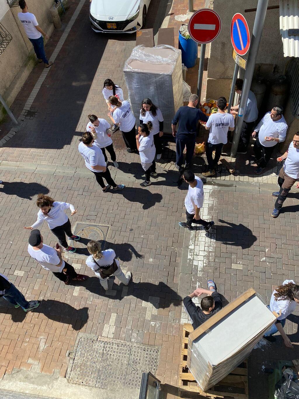 "הם היו מאוד חשדנים. לא הבינה למה יש פה מתנדבים פתאום" (צילום פרטי) מהלך השיפוץ