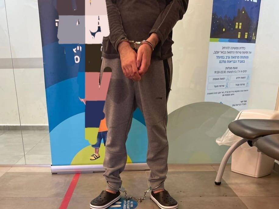 יעקב חבא לאחר מעצרו. כעס על הרופאה מכיוון ש"לא מנעה ממנו להשיג ריטלין". חשוד בתקיפת רופאה בבאר יעקב