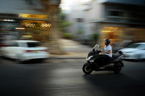 כנגד ההבטחות והתועלת: סמוטריץ' מייקר קטנועים בין עירוניים