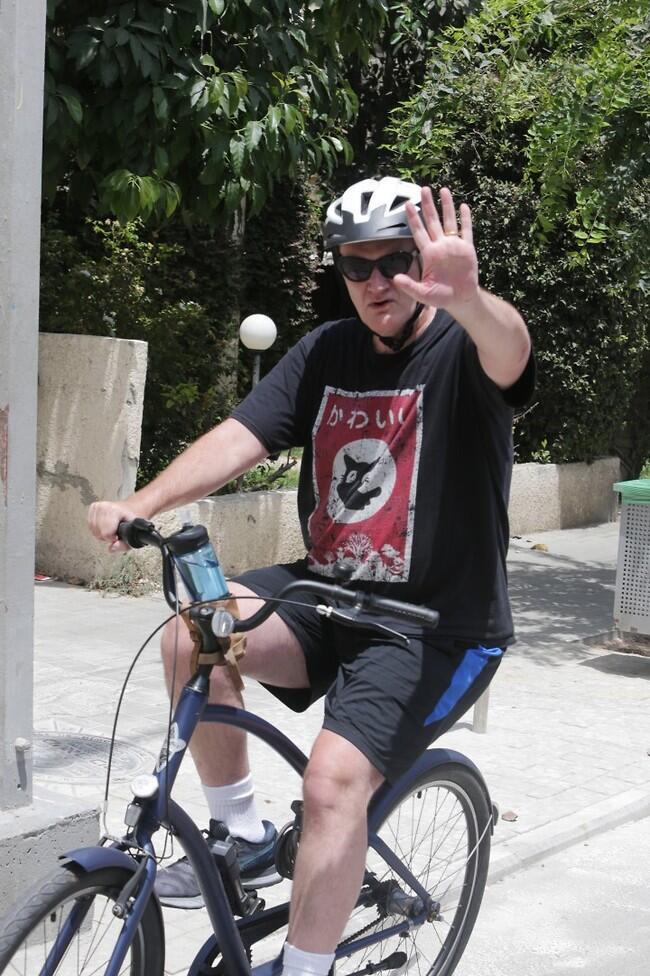חשבנו לעשות מרתון של הסרטים שלך אצלנו בבית, אולי תגיע? אוכל ושתייה עלינו (צילום: מוטי לבטון) חשבנו לעשות מרתון של הסרטים שלך אצלנו בבית, אולי תגיע? אוכל ושתייה עלינו