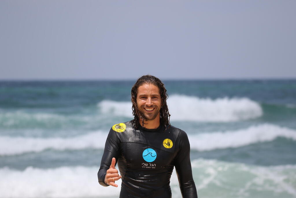 "יש לנו סילבוס מאוד מתוחכם ומתודולוגיות מאוד טובות, אבל בסוף, בקצה, זה הצוות. אנשים מדהימים – יוצאי תנועות נוער ויוצאי יחידות מובחרות". ירון וקסמן (צילום: עמותת "הגל שלי") עמותת "הגל שלי"