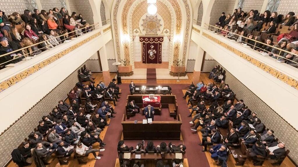 Congregants pray at the synagogue of Porto, Portugal (Photo: JTA) Congregants pray at the synagogue of Porto, Portugal