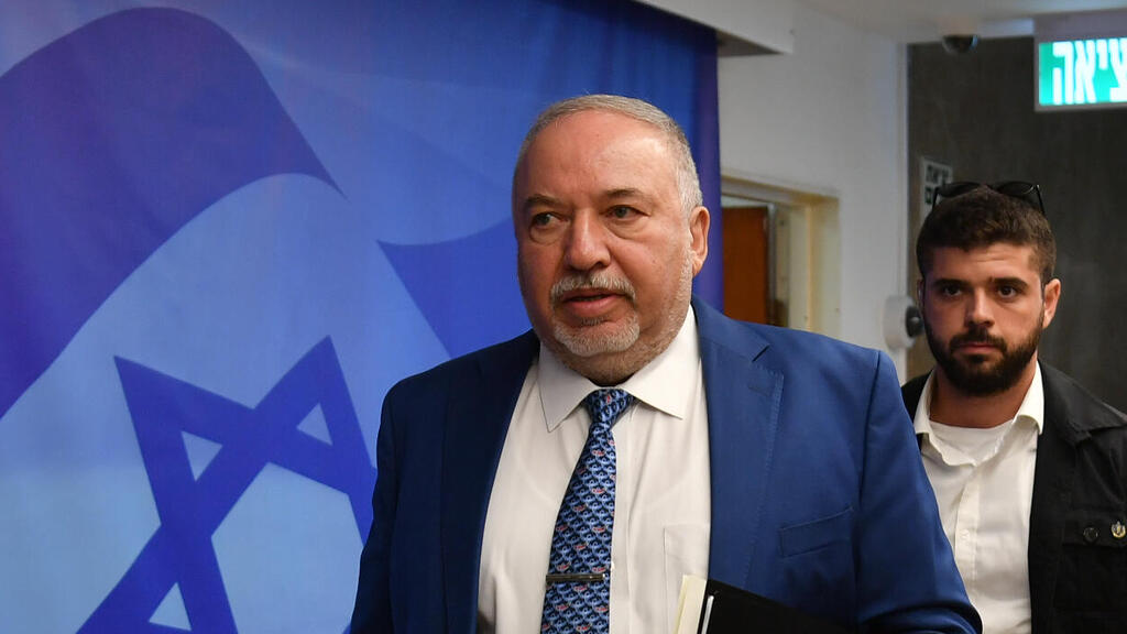ליברמן עקץ. "פריימריז בסימן ט"ו באב" (צילום: יואב דודקביץ' ) ישיבת הממשלה
