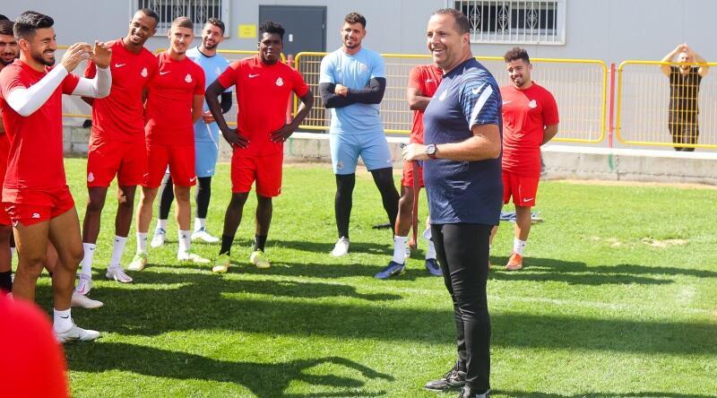 רן בן שמעון שחקני מ.ס. אשדוד באימון (שחר גרוס) רן בן שמעון שחקני מ.ס. אשדוד באימון