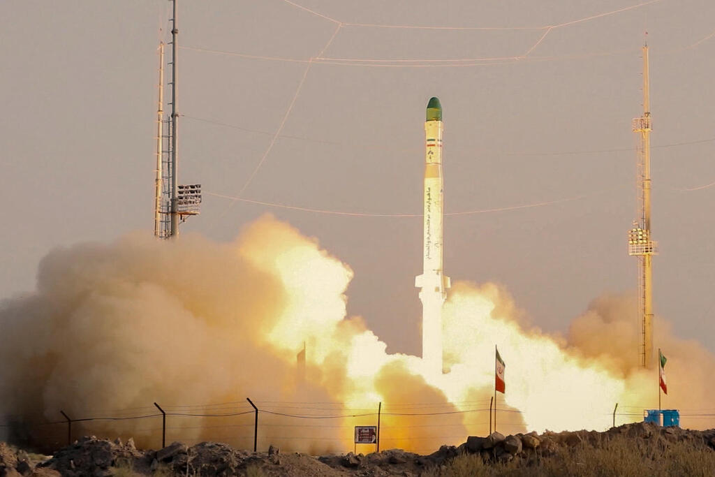 איראן ניסוי שיגור טיל נושא לוויינים