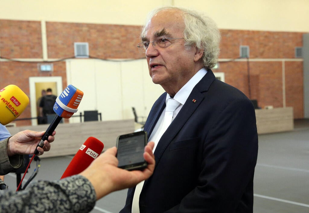 Plaintiff attorney Thomas Walther speaks to reporters after the verdict has been read at the sentencing hearing of the trial of former Nazi concentration camp guard (Photo: AFP) Plaintiff attorney Thomas Walther speaks to reporters after the verdict has been read at the sentencing hearing of the trial of former Nazi concentration camp guard