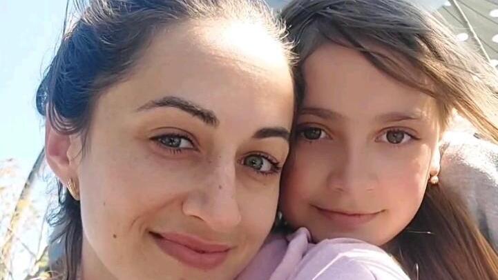 Dr. Alona Katlenikova and her daughter (Photo: Masa Israel Journey) ד"ר אלונה קטלניקובה ובתה אנסטסיה