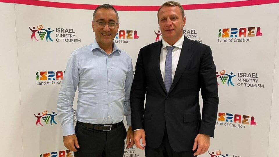  "מקווה שהקו יושק בהקדם". שר התיירות יואל רזבוזוב ושגריר ישראל ביפן גלעד כהן