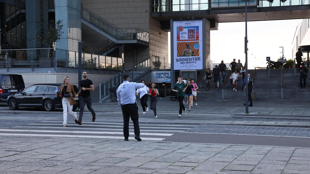 צילום: EPA פיגוע ירי יריות קניון קופנהגן דנמרק נשק נשקים פצועים אירוע רב נפגעים