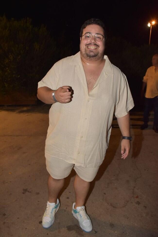 מחכים לצעדי הרומבה על הרחבה. אוראל צברי