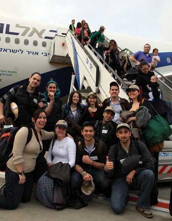 Jewish immigrants from Russia arrive in Israel 