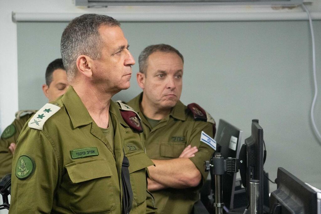 הרמטכ"ל אביב כוכבי בביקור בתא התקיפה של מרכז האש בפיקוד דרום