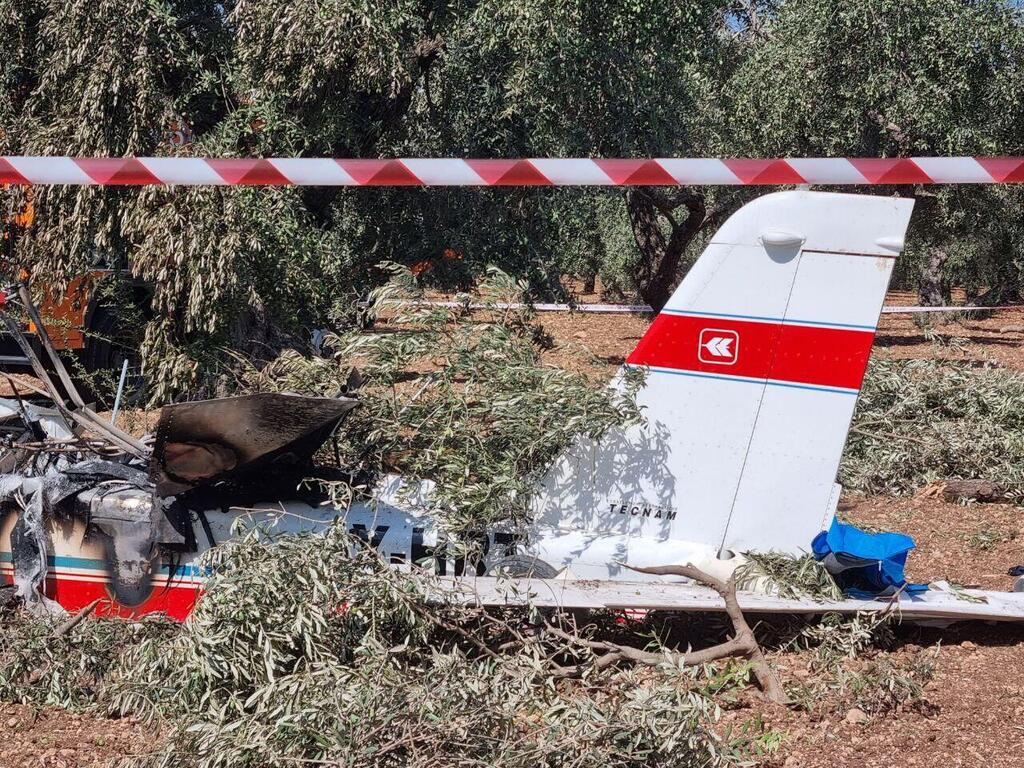 בן 74 חילץ את עצמו ונפצע בינוני (צילום: שמיר אלבז) זירת התרסקות המטוס הקל
