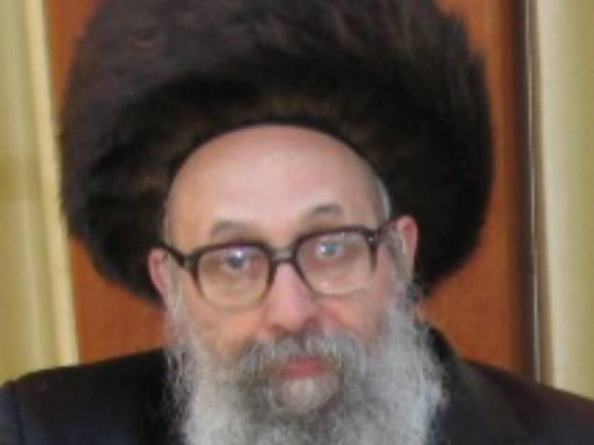 יצא לקניות, ונדרס למוות על ידי אוטובוס. פנחס נפתלי דויטש פנחס נפתלי דייטש ז"ל
