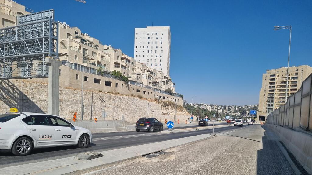 הפקקים כבר בדרך - צומת בייט ביציאה מכביש 16 (אודי עציון ) הפקקים כבר בדרך - צומת בייט ביציאה מכביש 16