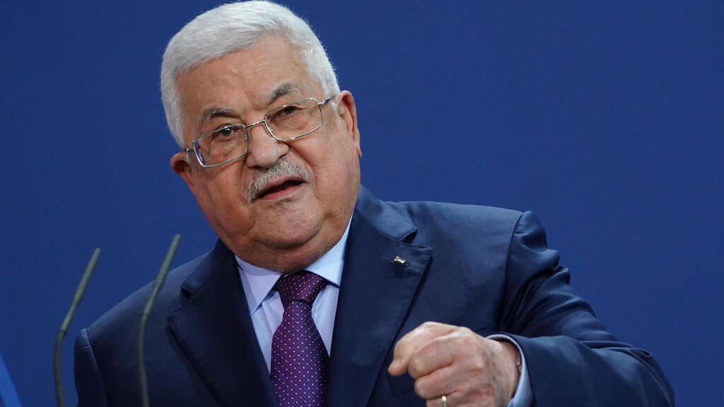 קיבל הבטחה מעבדאללה: "נגן על אתרים קדושים". אבו מאזן (צילום: EPA) אבו מאזן