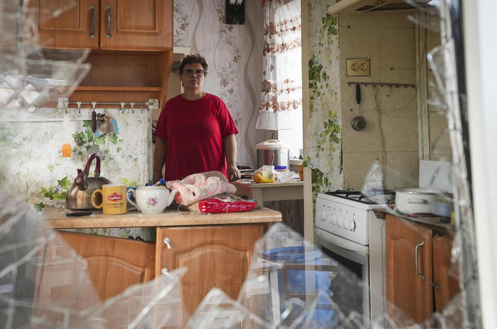 ההרס אחרי הפצצת הרכבת בדניפרופטרובסק. הרוסים: "הרגנו כ-200 חיילים שם" (צילום: AP) אוקראינה הרס אחרי תקיפה קטלנית של רוסיה ב צ'פלינה שב דניפרופטרובסק