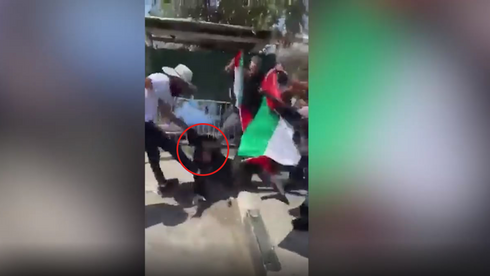 Видео: палестинцы и евреи подрались возле Иерусалима из-за израильского ...