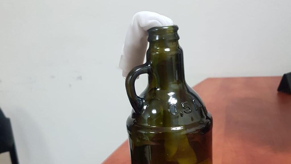 The Molotov Cocktail confiscated from the teen (Photo: Israel Police) בקבוק התבערה