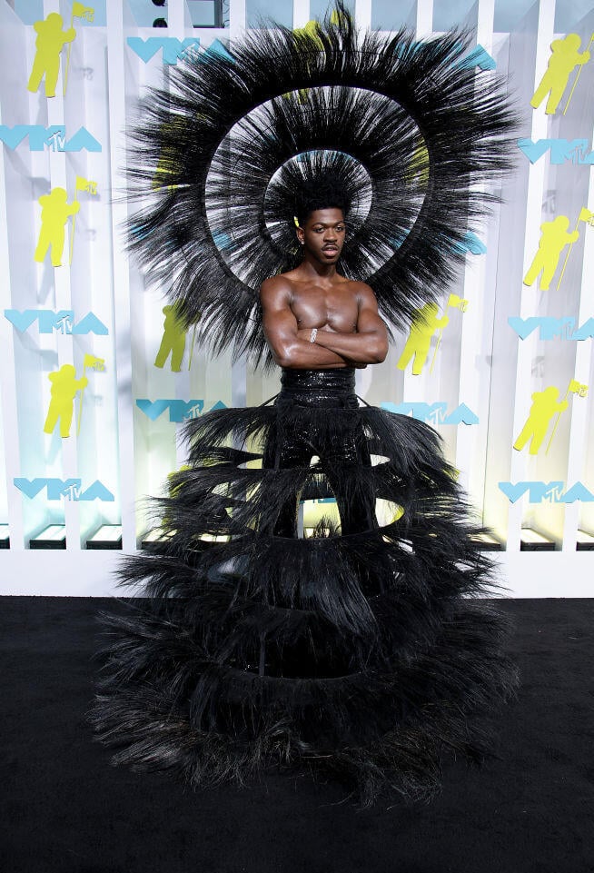 זה נראה כבד. ליל נאס X (צילום: Gettyimages) טקס פרסי VMA MTV 2022