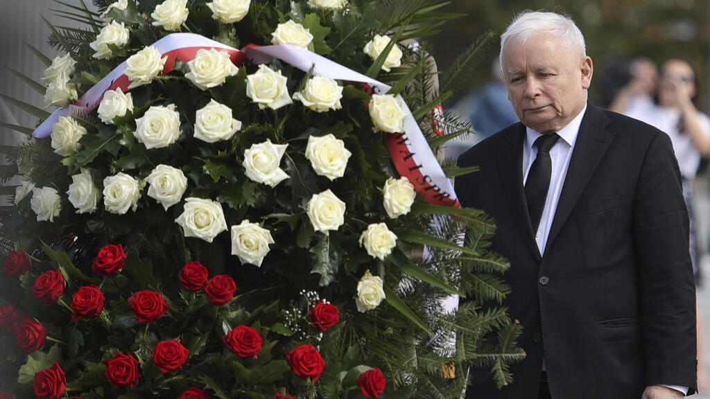 Poland's main ruling party leader Jaroslaw Kaczynski attends a wreath laying ceremony marking national observances of the anniversary of World War II in Warsaw (Photo: AP) Poland Reparations