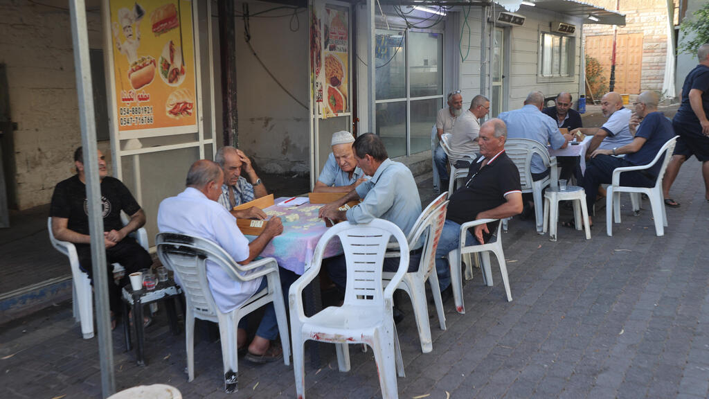 "אם כולנו נצביע כאן בכפר קאסם, רע"מ יגיעו לשישה או לשבעה מנדטים" (צילום: יריב כץ) עיסאווי פריג' בכפר קאסם לפני הבחירות