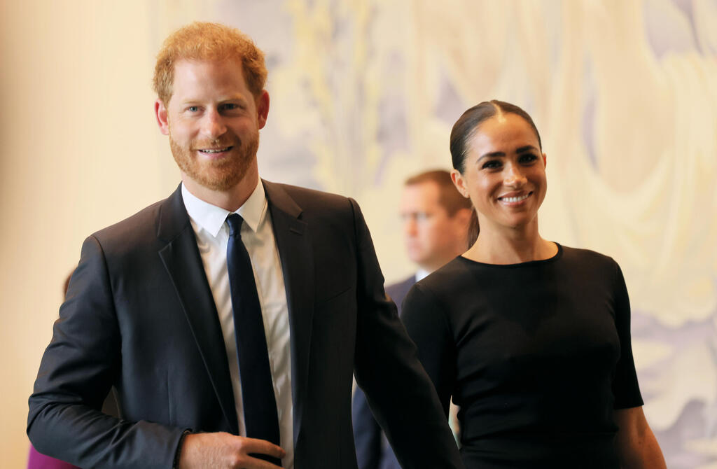 בתמונה: שני סופרי רבי מכר (צילם: Gettyimages) הנסיך הארי מייגן מרקל