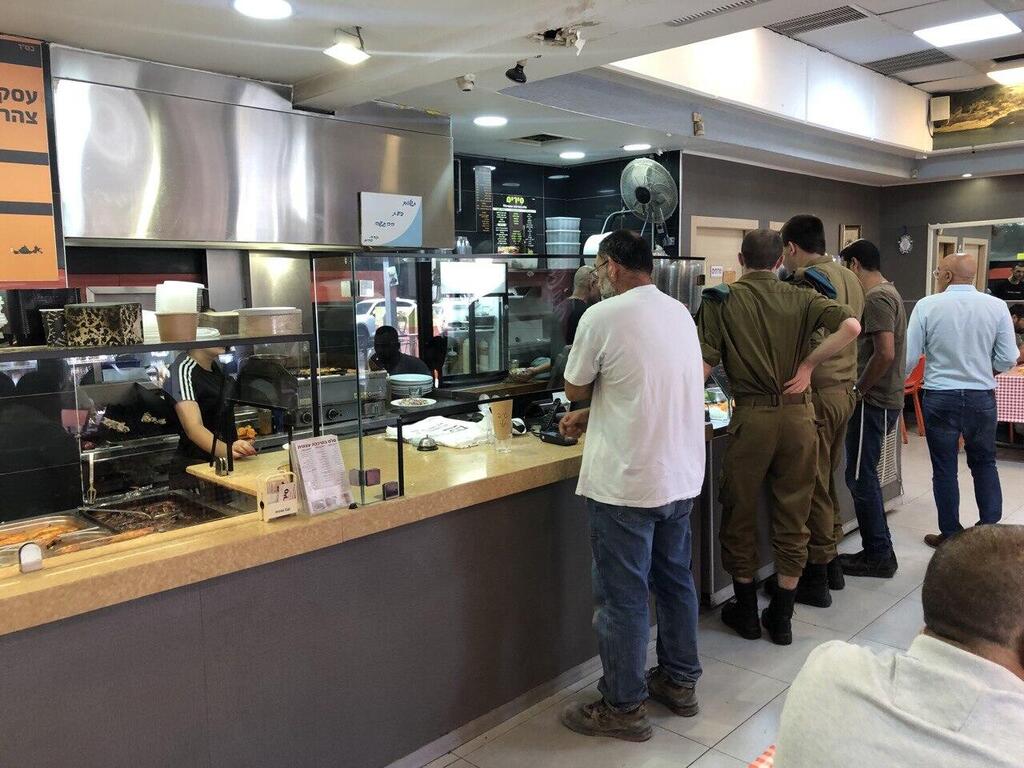 אורז לבן עם אפונה, נוסטלגיה (צילום: קובי רובין) סירים