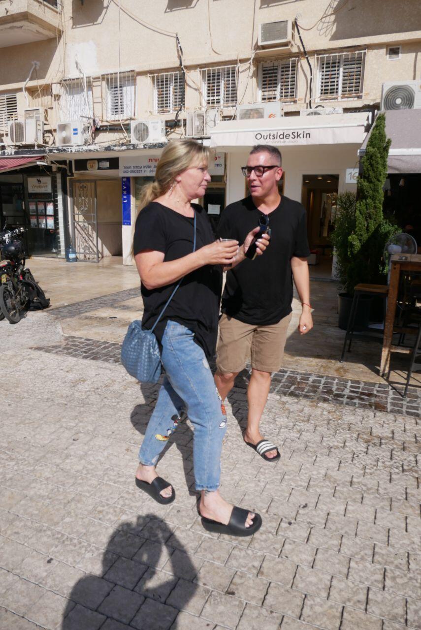 נכנס יין יוצא סוד (צילום: אמיר מאירי) פפראצי ציפי רפאלי