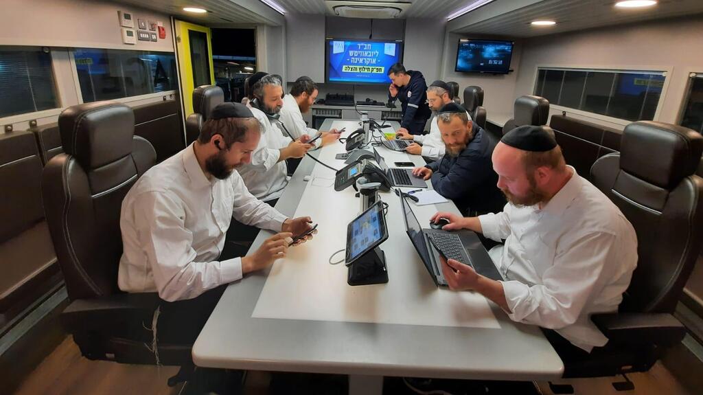 Rabbis working in Ukraine (Photo: Jrnu.org) מסביב לשעון. החפ"ק של רבני אוקראינה שפעל חודשים רבים במהלך המלחמה