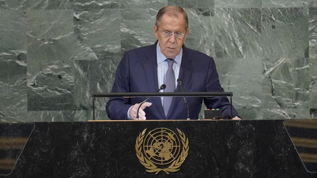 שר החוץ של רוסיה סרגיי לברוב נואם ב עצרת האו"ם או"ם