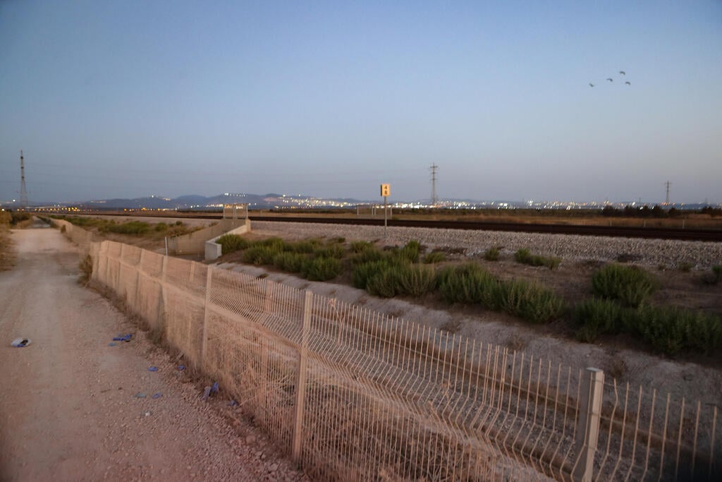 מיקום הנחת המכשול על מסילת הרכבת ליד כביש 85