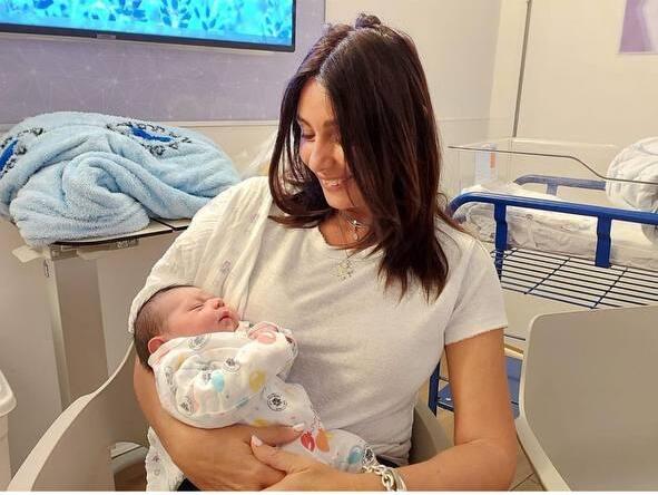 מזל טוב סבתוש! חברת הכנסת מירי רגב עם נכדה הבכור (צילום: מתוך אינסטגרם) מירי רגב סבתא