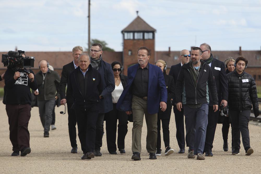 Schwarzenegger visits Auschwitz in message against hatred 