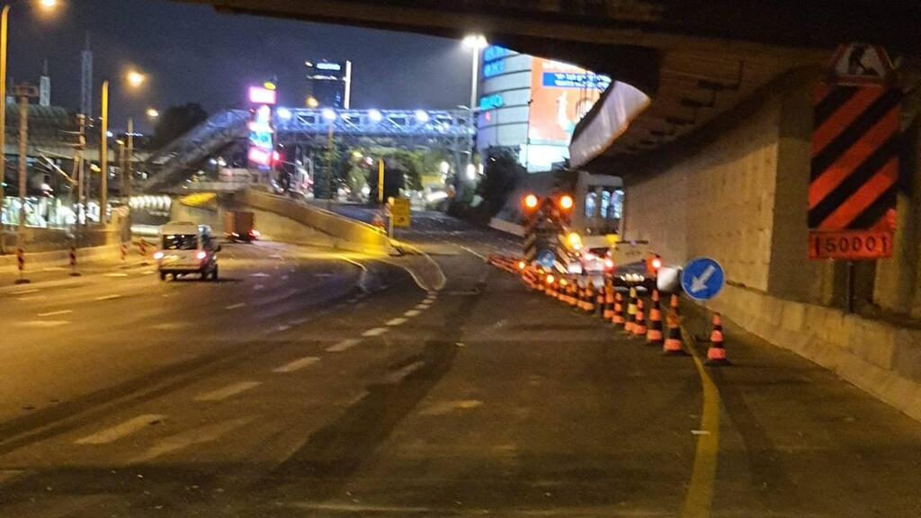 הנתיב היחיד שנפתח בעלייה ממחלף השלום מחלף השלום נפתח לתנועה באופן חלקי