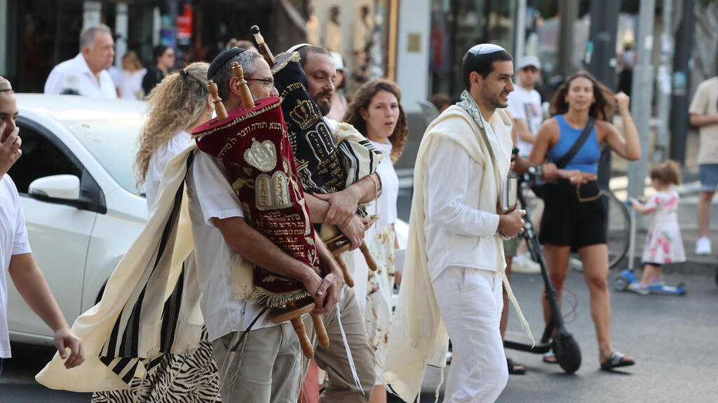יום הכיפורים האחרון בתל אביב (צילום: מוטי קמחי) יום הכיפורים בתל אביב