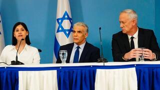 בני גנץ, קארין אלהרר ויאיר לפיד