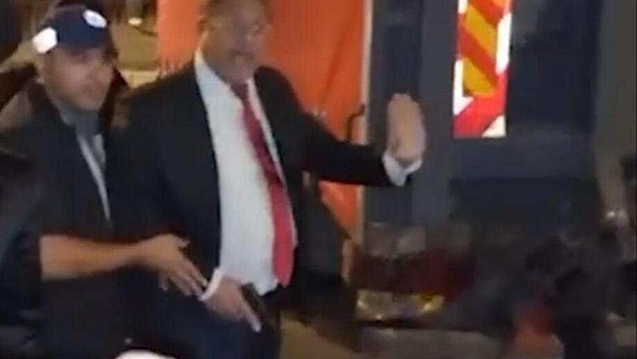 איתמר בן גביר שולף אקדח בשייח ג'ראח לאחר שיודו לעברו אבנים 