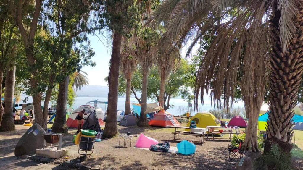 Photo: Kinneret Municipal Union חוף מפרץ אמנון, חול המועד סוכות