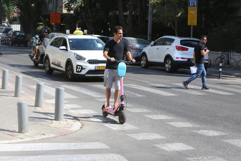 גם נעליים אין (צילום: מוטי לבטון) פפראצי