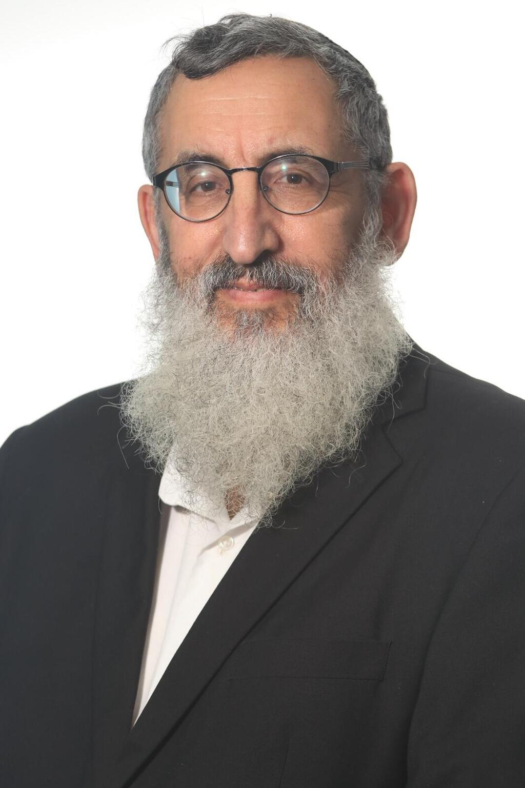 הרב צבי ארנון. "כשתהליך הסדציה נעשה במינונים נכונים, הוא אינו מביא למותו של החולה ולכן הוא תואם את רוח היהדות" (צילום: מוטי לוריא) הרב צבי ארנון