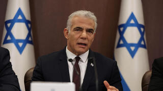 יאיר לפיד בישיבת ממשלה