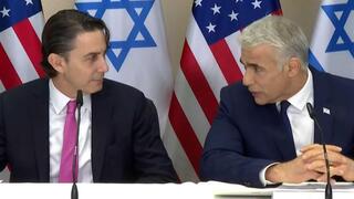 ראש הממשלה יאיר לפיד פגישה נפגש נפגשו מתווך תיווך אמריקאי אמריקה עמוס הוכשטיין