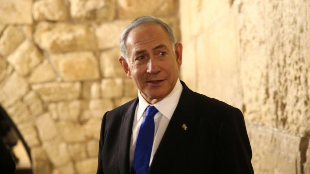Benjamin Netanyahu (Photo: Alex Kolomoisky) נתניהו בכותל ערב הבחירות