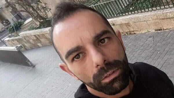 "הפך להיות גורם מרכזי בחייהם של חלק מהילדים והנערים". מור תומר מור