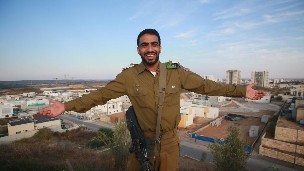 רוצה לפעול למען הפריפריה. שילה נעמת (צילום: רועי עידן) שילה נעמת הילד הראשון שנפצע מקסאם בשדרות מסיים קורס קצינים