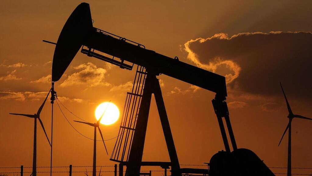 Oil well (Photo: AP) פליטת גזי חממה באירופה