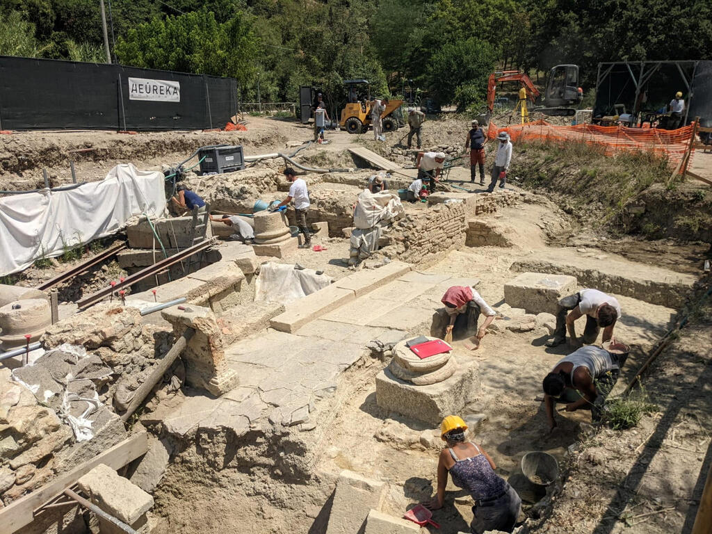 אזור החפירות בטוסקנה (צילום: רויטרס) אזור החפירות בטוסקנה