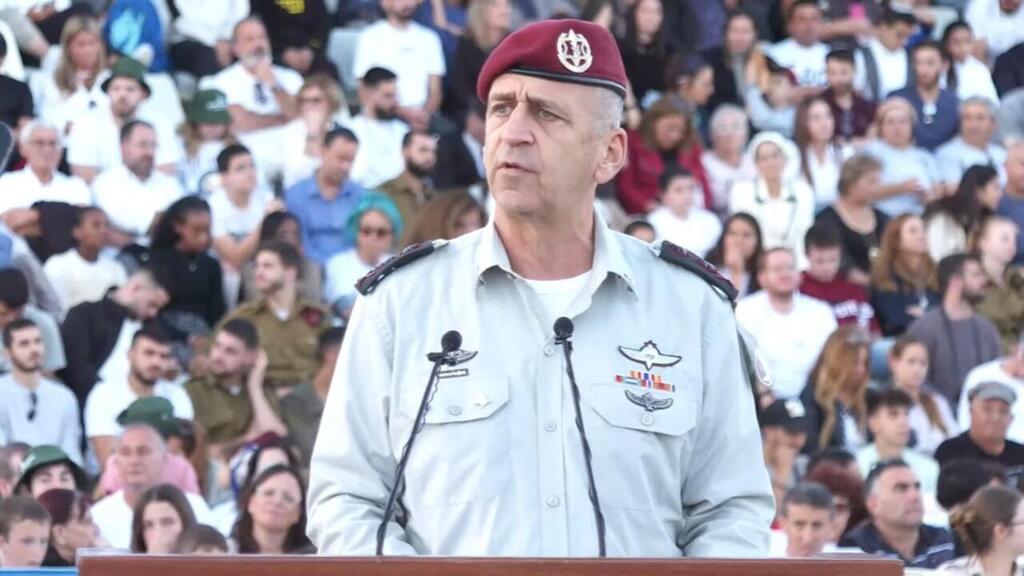 "לא צריך שום חוק כדי לדעת שלא משאירים בן 80 בקור". כוכבי גינה בשעתו בחריפות (צילום: דובר צה"ל) אביב כוכבי